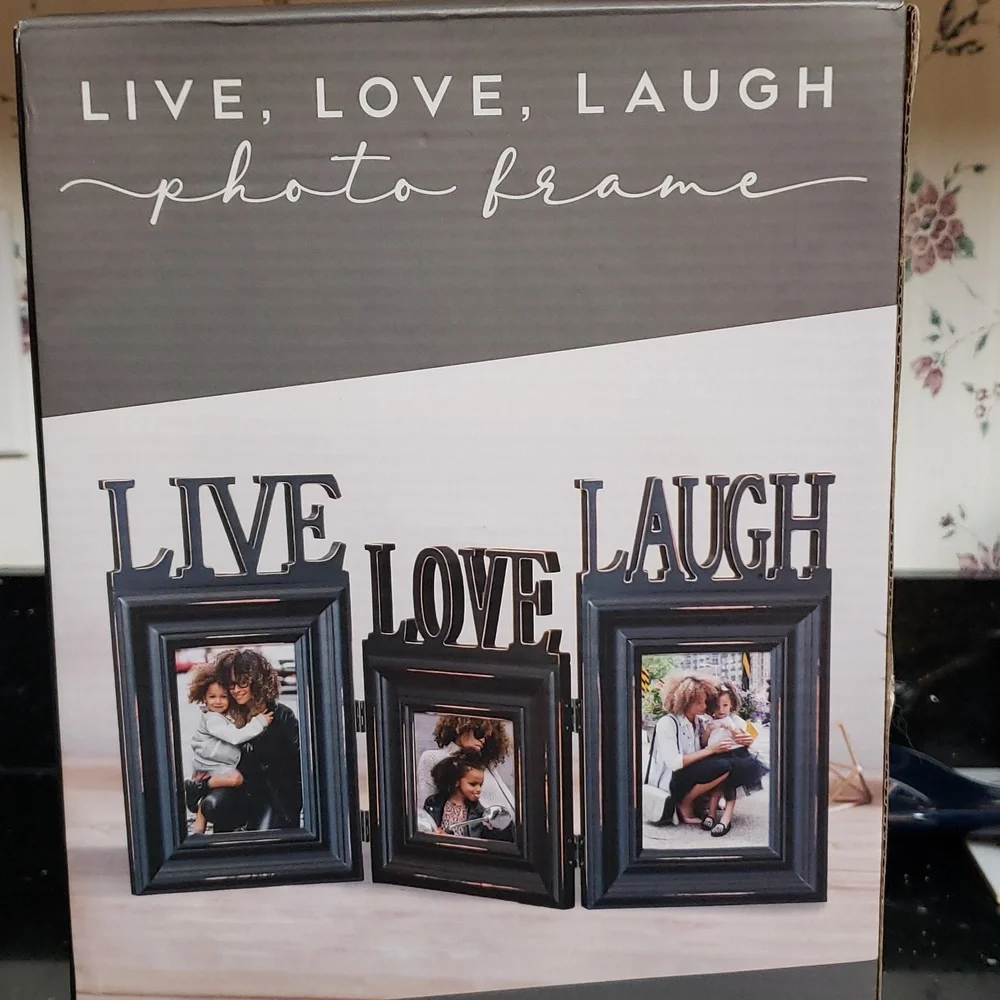 HOST PICK. NIB LIVE, LAUGH, LOVE Photo Frames